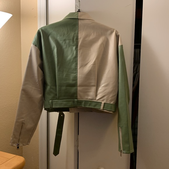 Bailey Rose NWOT Two Tone Faux Leather Belted Moto Jacket - Picture 2 of 16